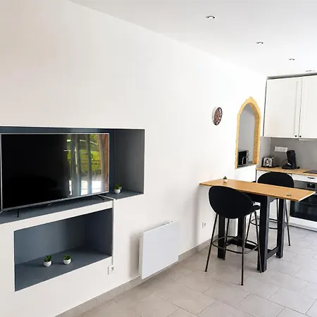 Cosy 22 M2 - Centre Historique - Wifi Et Linge * Agde